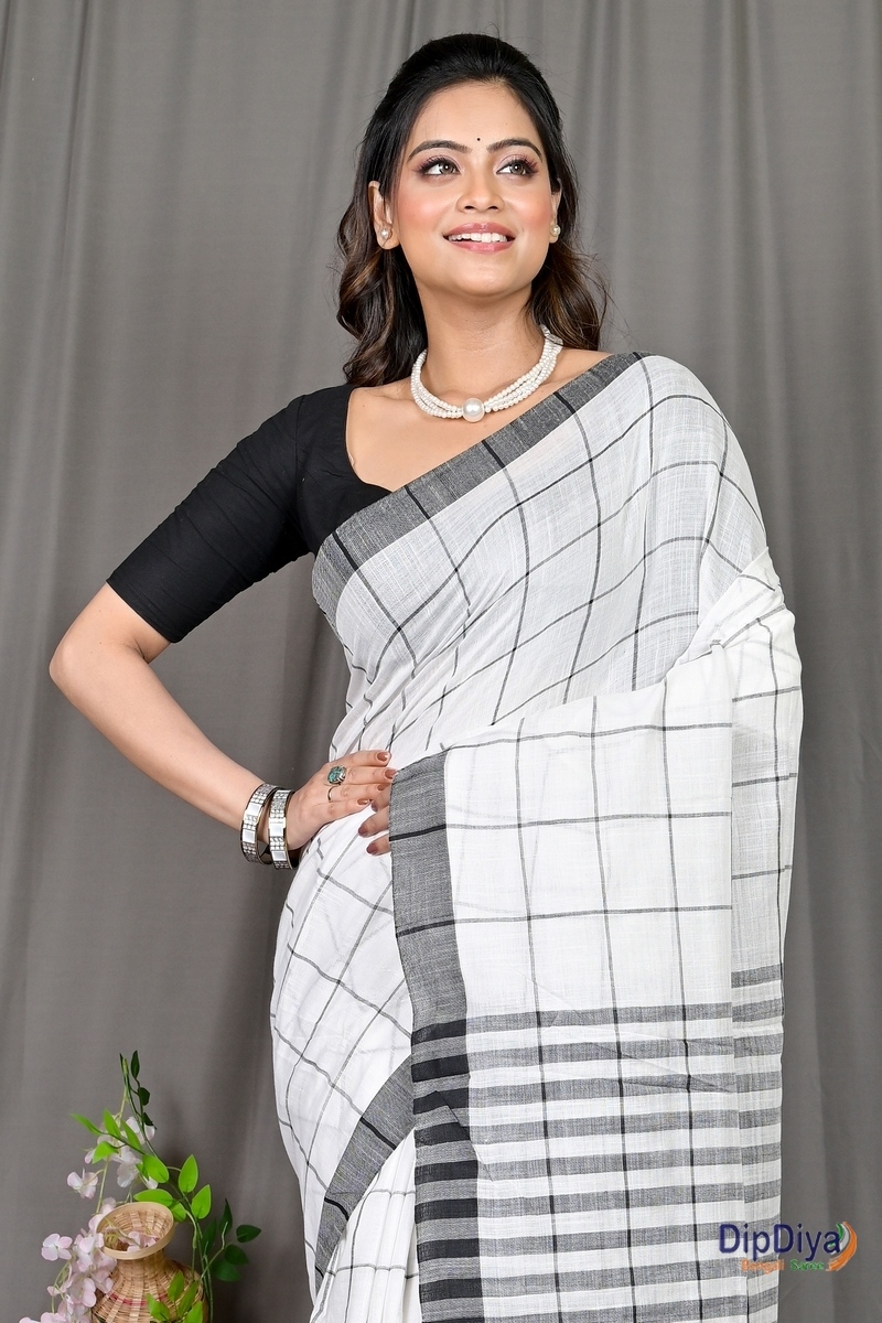 White Black Cotton Blended Parodhi Hand Loom Saree (481)